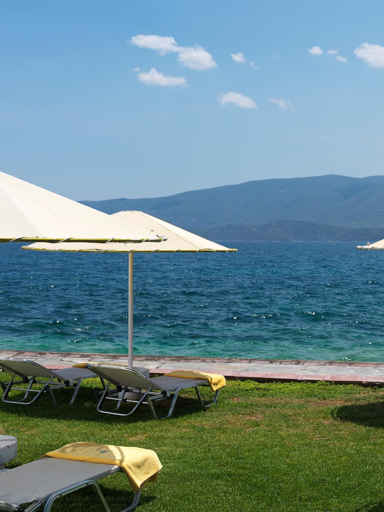 Kalamaki Beach Resort Isthmia Esterno foto