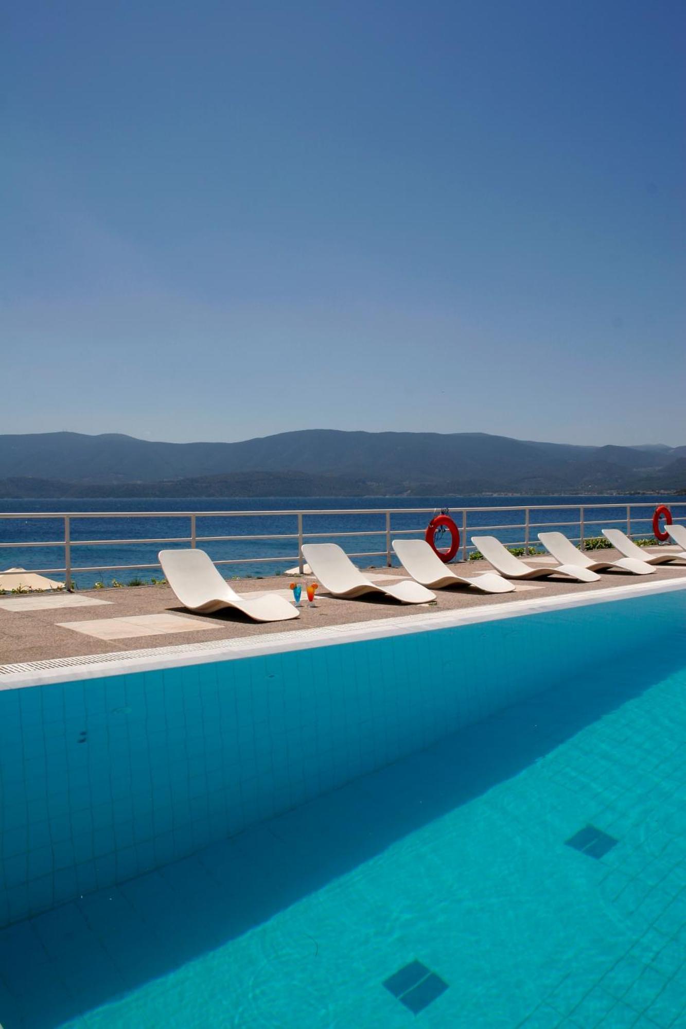 Kalamaki Beach Resort Isthmia Esterno foto
