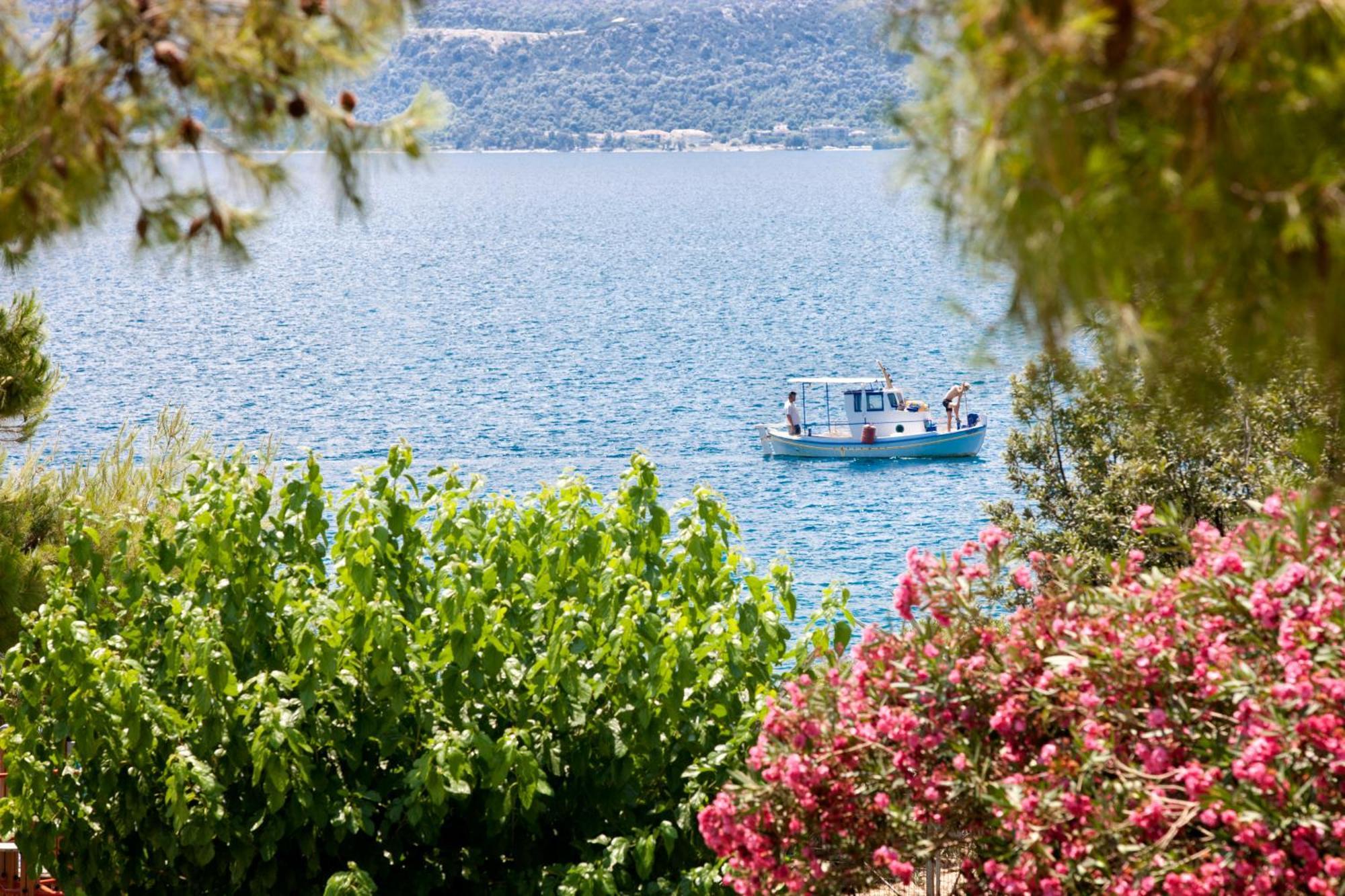 Kalamaki Beach Resort Isthmia Esterno foto